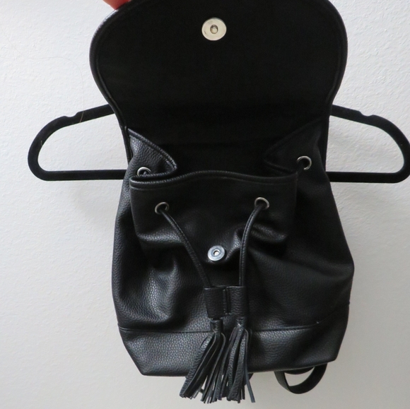 Black backpack purse - Picture 2 of 5